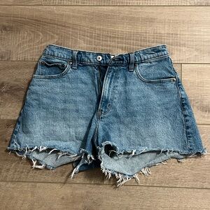 Abercrombie and fitch 90’s relaxed cutoff short